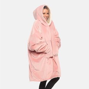 COMFY HOODIE FLUFFY BLANKET